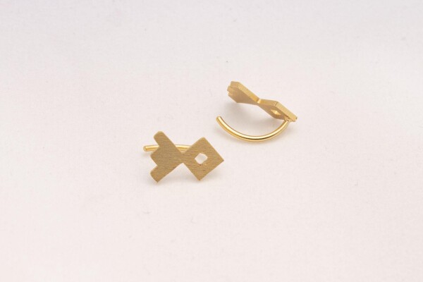 Mosquita Earrings Gold Ancestral Design | Bizar_Cologne 
