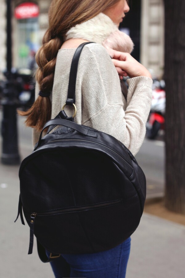 Round black leather backpack | JUAN-JO gallery