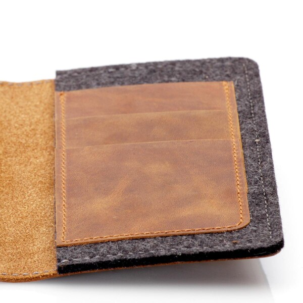 Leather smartphone case and wallet | germanmade