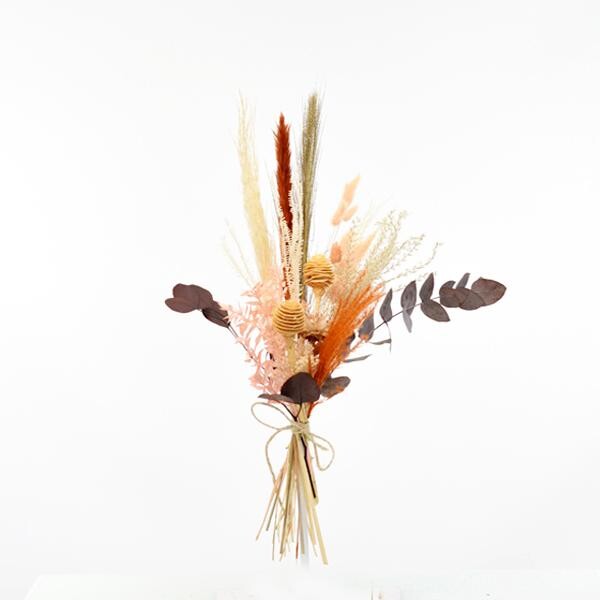 Bouquet of dried flowers 