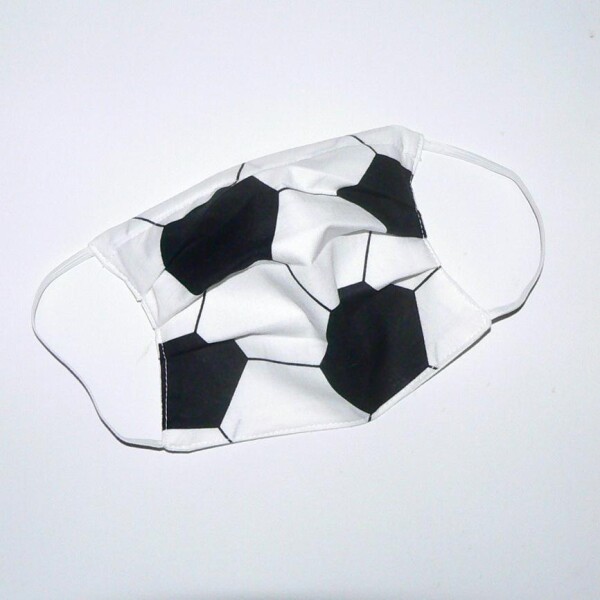 Mouth-nose mask with soccer pattern | Eva Brachten Modedesign