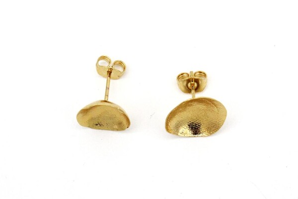 Round stud earrings with fingerprint texture | Nokike Atelier