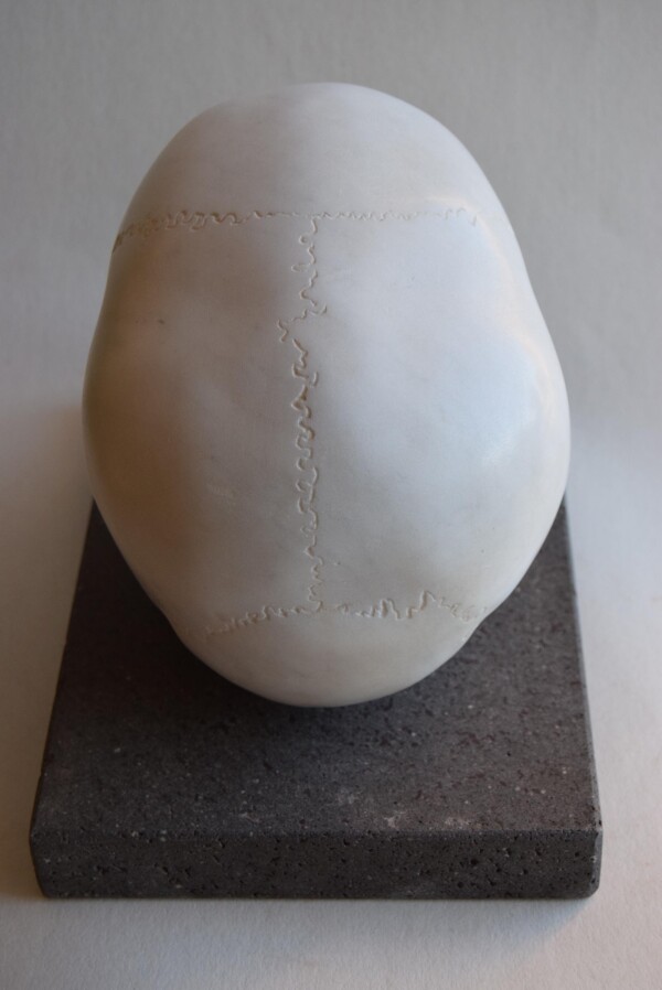 Menschlicher Schädel - weißer Carraramarmor | Todini- sculture d'arredamento