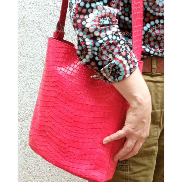 Red Bucket Leather Bag | JUAN-JO gallery
